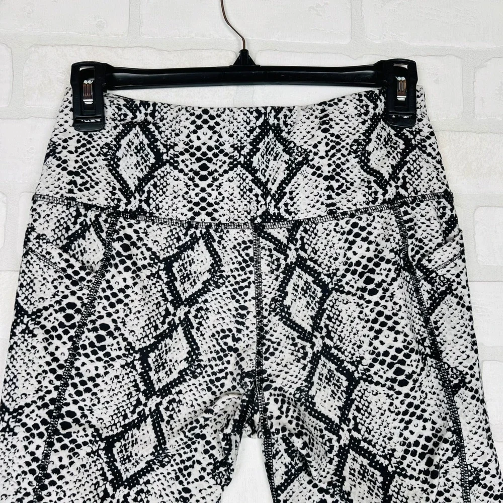 High Waisted Snakeskin Print Biker‎ Shorts with Pockets Black White Python Small